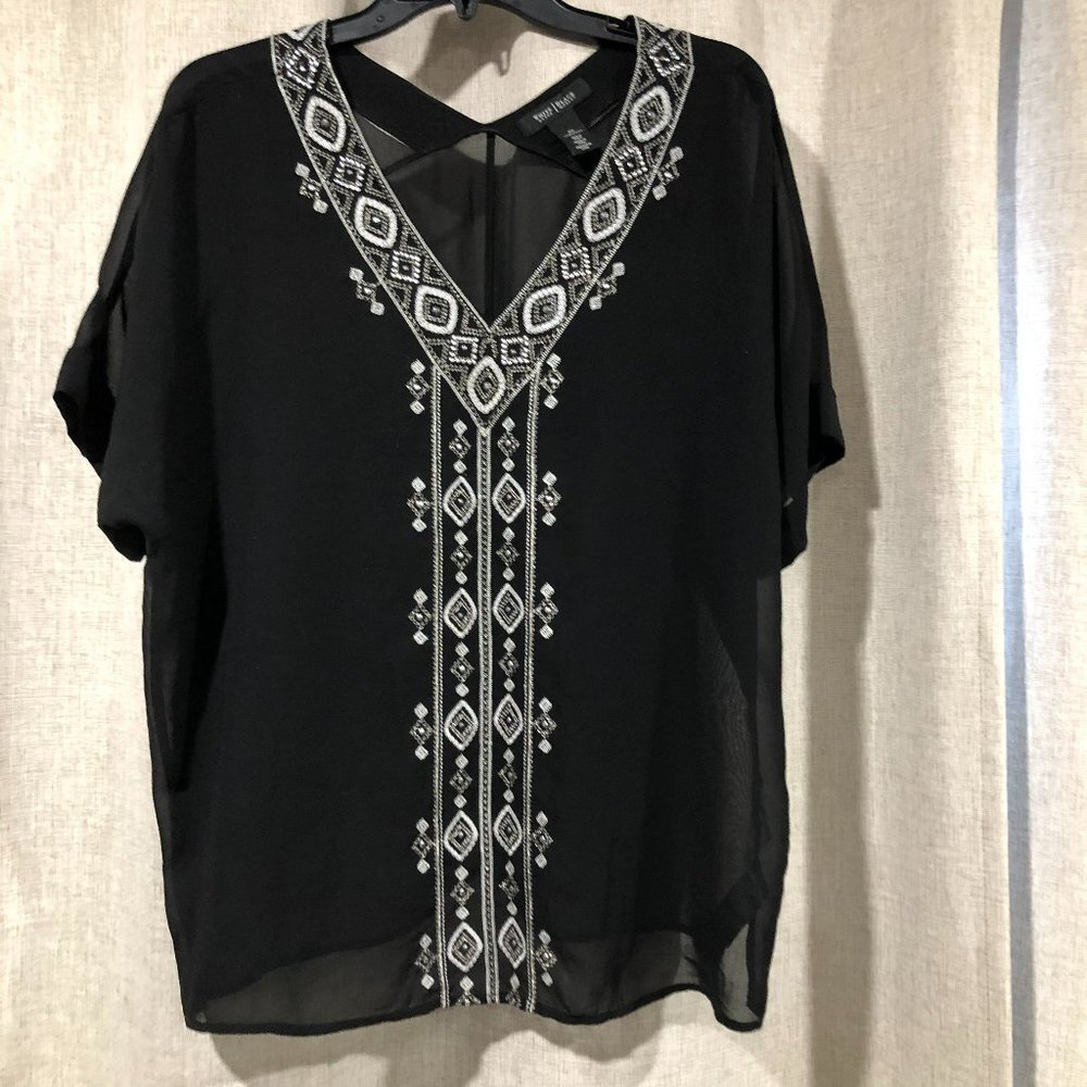 White House Black Market top / blouse embroidered size XS coastal chic